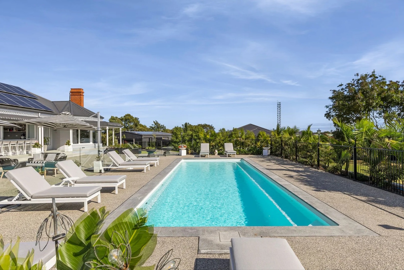 Luxury Resort Retreat with Swimming Pool — 9